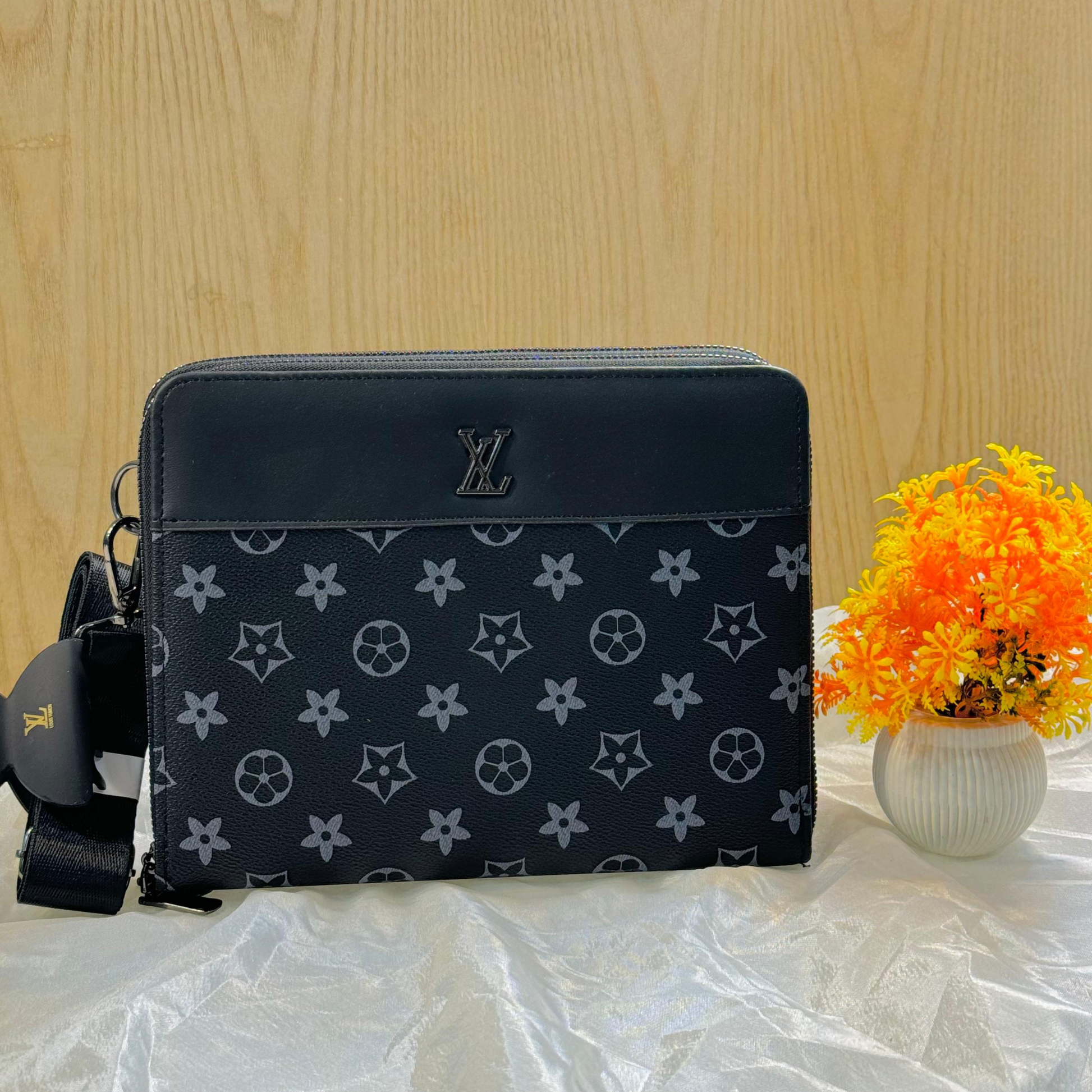 New Fashion Handbag for Ladies – Stylish, Lightweight, and Perfect for Daily Use or Casual Outings